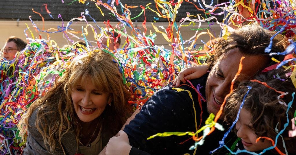 Searchlight sets awards corridor release for Bradley Cooper’s ‘Is This Thing On?’